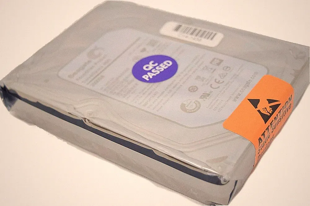 Seagate Surveillance 3 TB SATA 6-Gb/s 64MB Cache 3.5-Inch InternalDrive(M.Ref)
